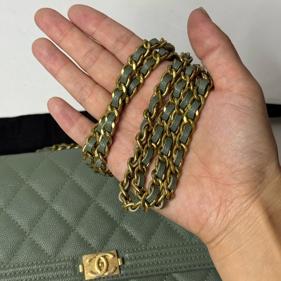 CHANEL Caviar Quilted Boy Wallet On Chain Light Green - Picture 7 of 16